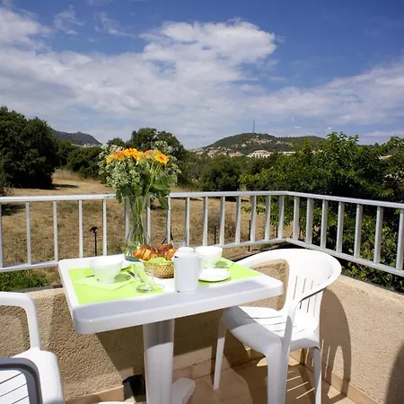 Chic Romantic Getaway In Rousse Daire